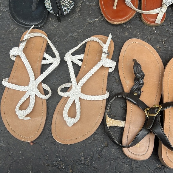 Sandals - Picture 2 of 4